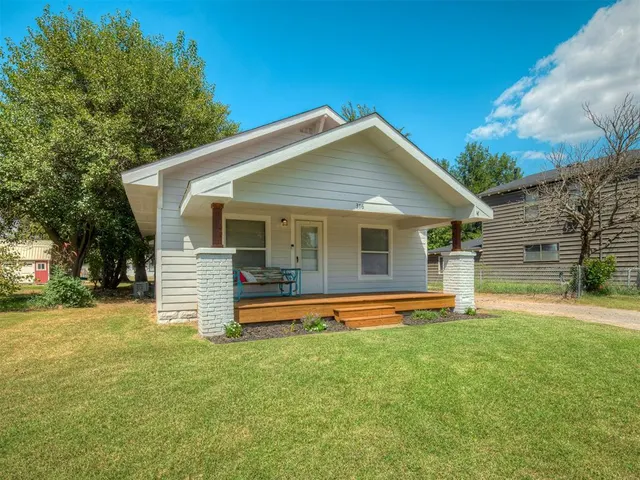 Photo 2 — 316 W Adams Street, Crescent, OK 73028