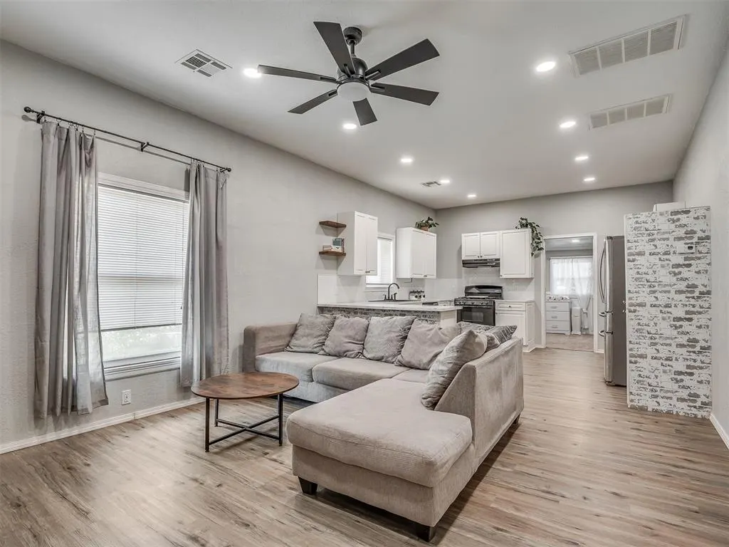Photo 4 — 316 W Adams Street, Crescent, OK 73028