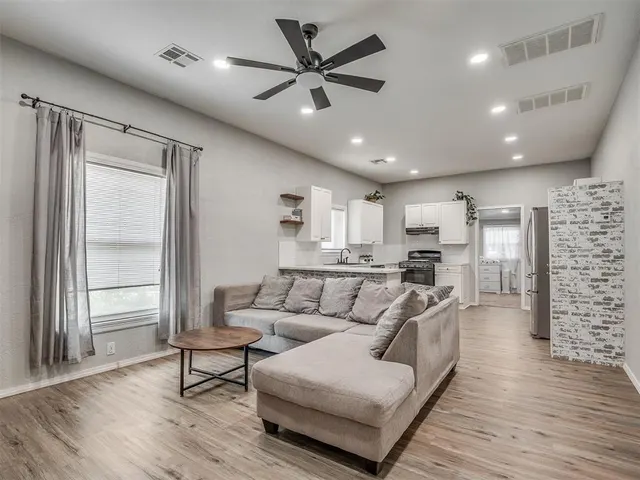 Photo 4 — 316 W Adams Street, Crescent, OK 73028