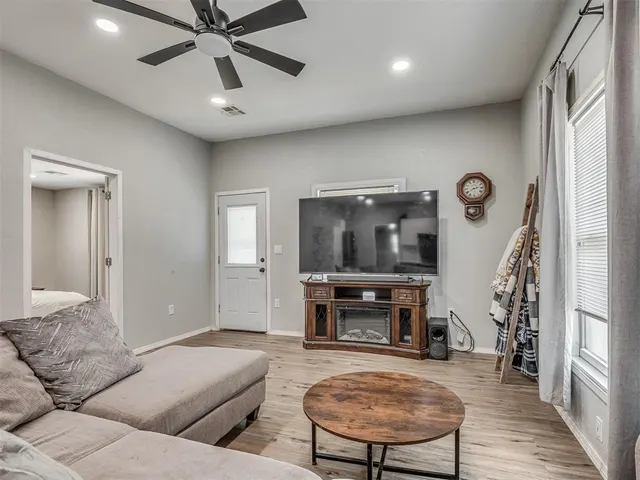 Photo 5 — 316 W Adams Street, Crescent, OK 73028