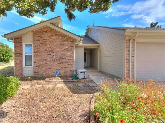 Photo 4 — 1630 Kavel Drive, Oklahoma City, OK 73127