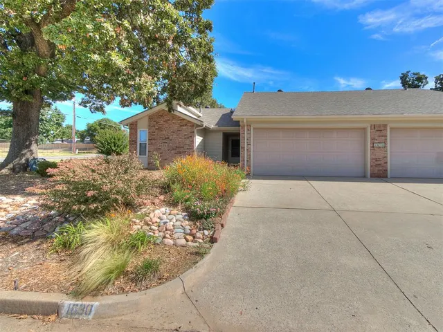 Photo 5 — 1630 Kavel Drive, Oklahoma City, OK 73127
