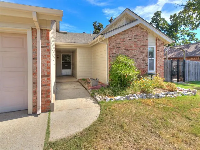 Photo 7 — 1630 Kavel Drive, Oklahoma City, OK 73127