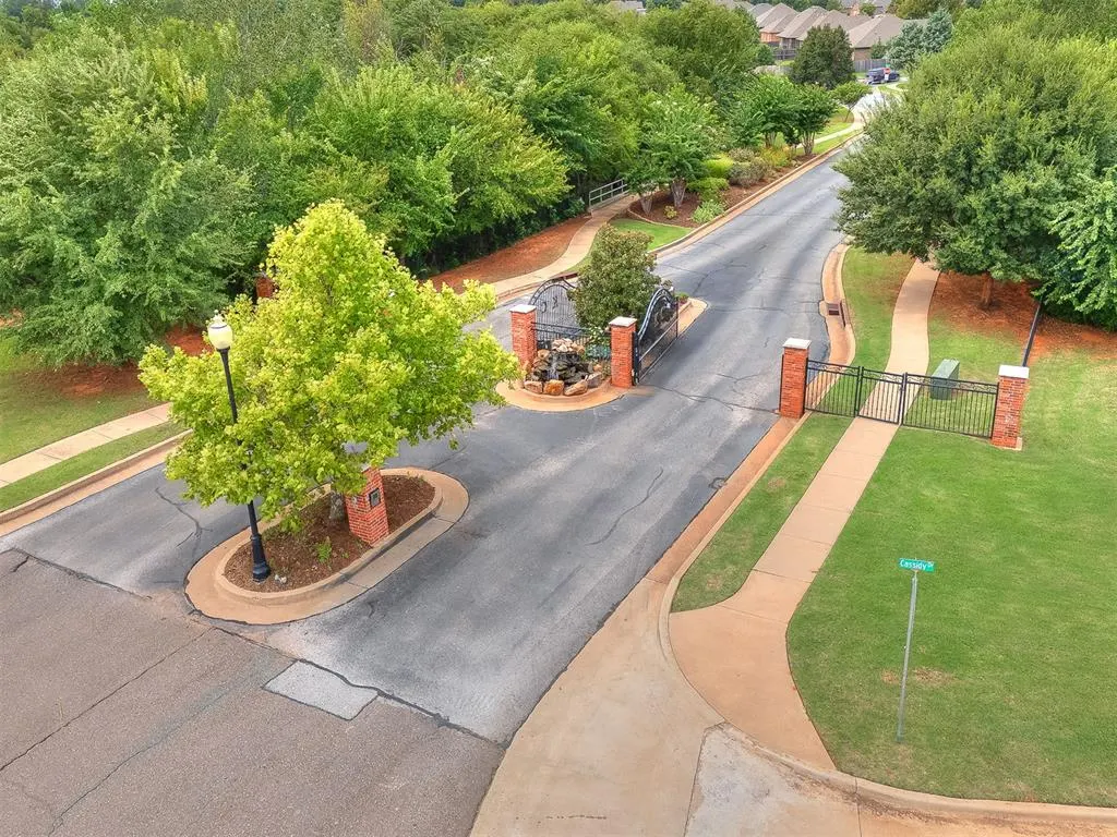 Photo 6 — 1824 WOODY Lane, Edmond, OK 73003