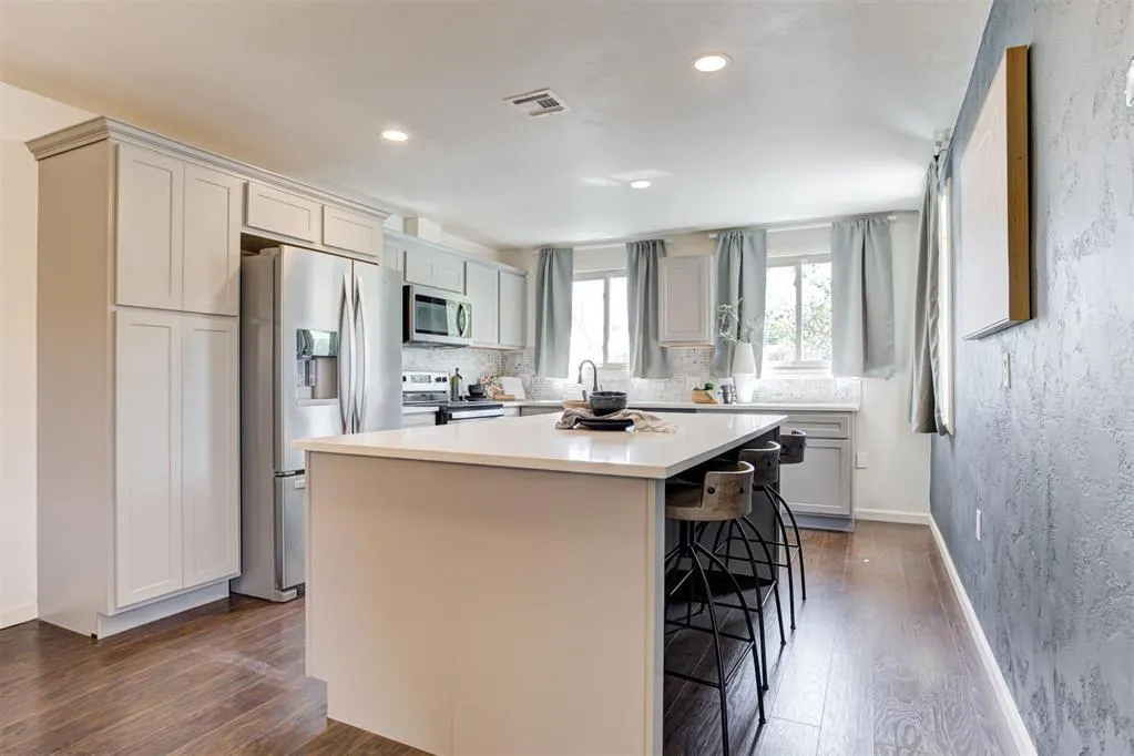 Photo 4 — 4600 N Mayfair Drive, Oklahoma City, OK 73112