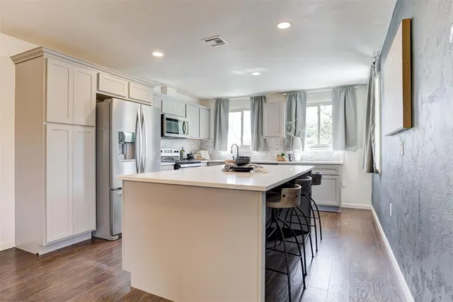 Photo 4 — 4600 N Mayfair Drive, Oklahoma City, OK 73112