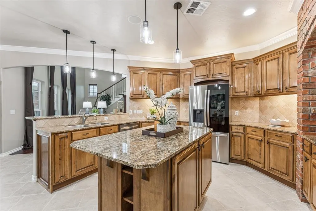 Photo 9 — 121 Lake Shore Drive, Shawnee, OK 74804