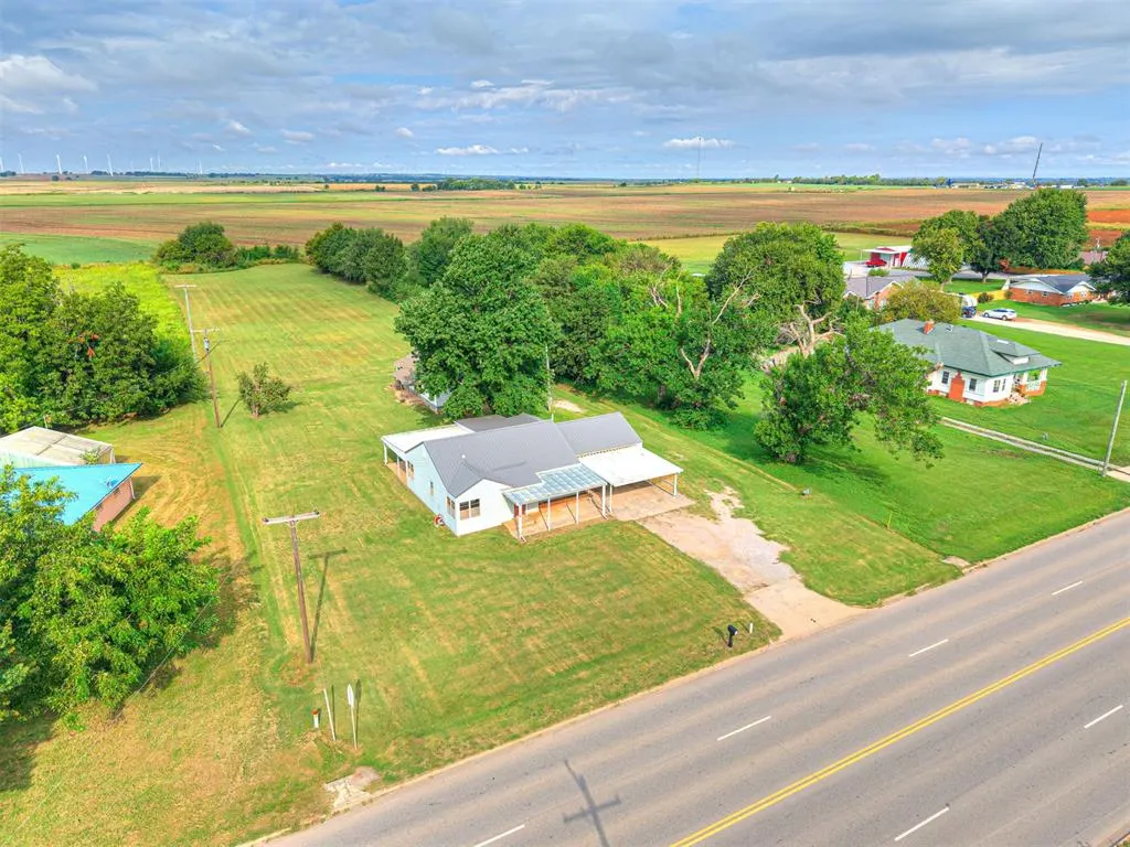 Photo 6 — 785 NW 3rd Street, Minco, OK 73059