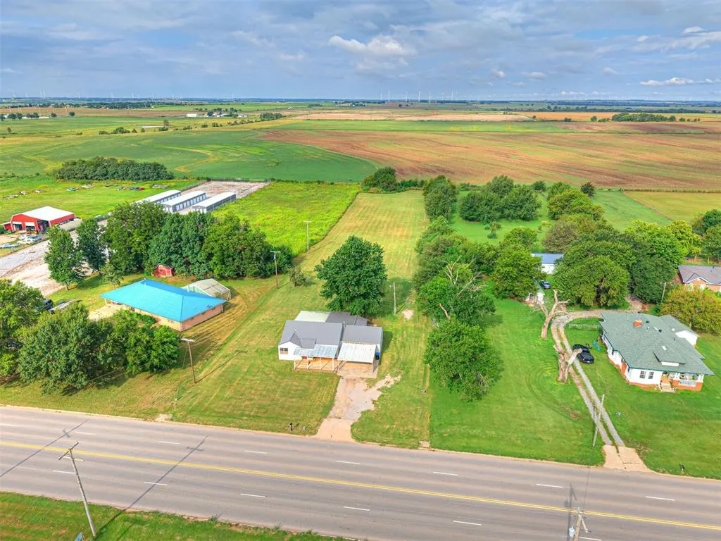 Photo 7 — 785 NW 3rd Street, Minco, OK 73059