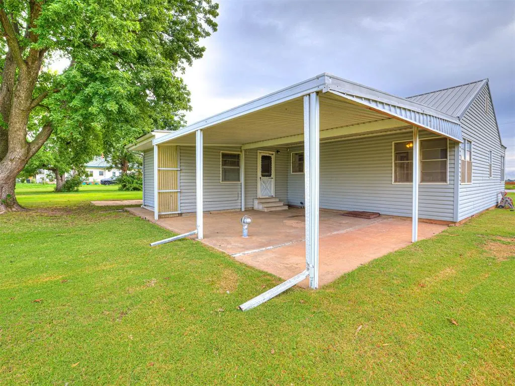 Photo 12 — 785 NW 3rd Street, Minco, OK 73059