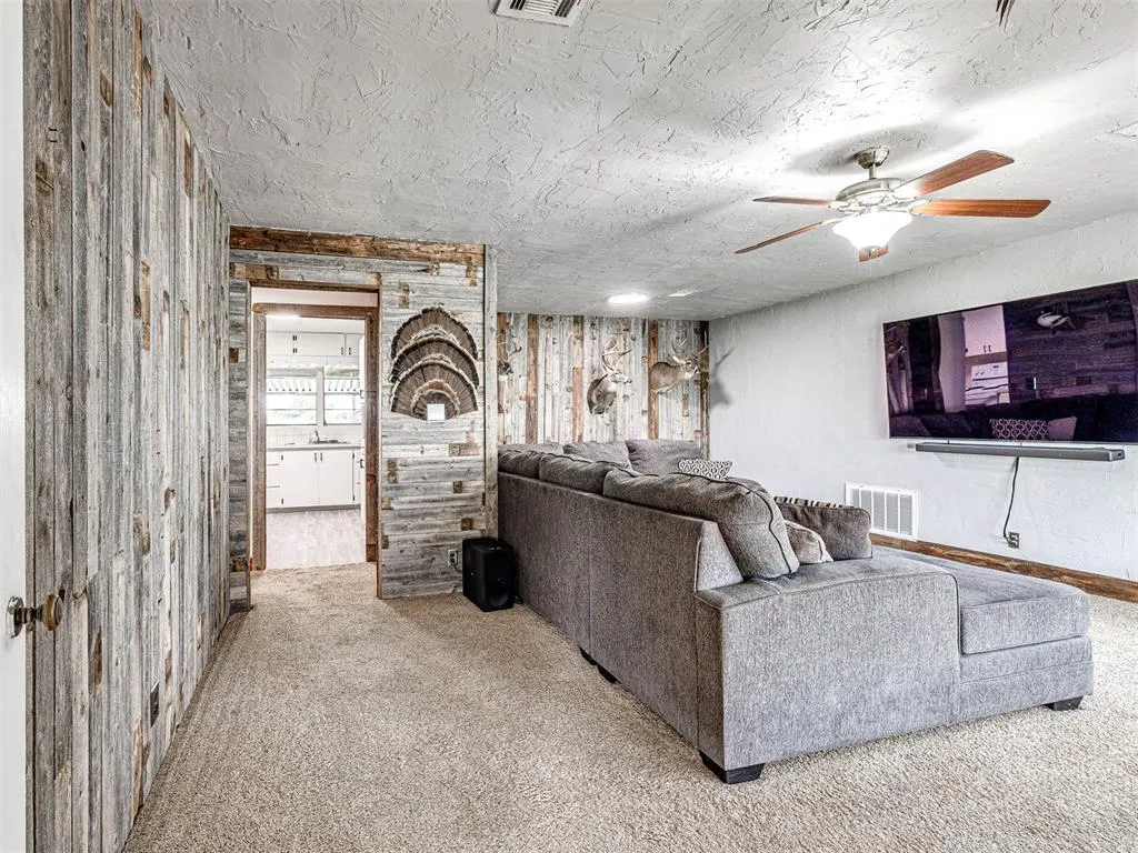 Photo 17 — 785 NW 3rd Street, Minco, OK 73059