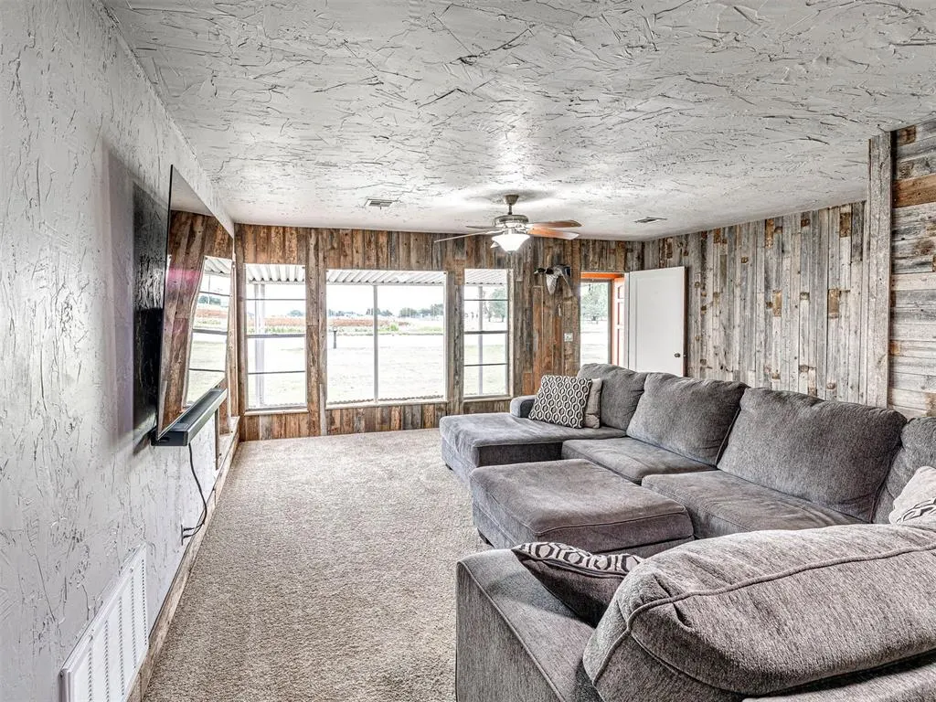 Photo 21 — 785 NW 3rd Street, Minco, OK 73059
