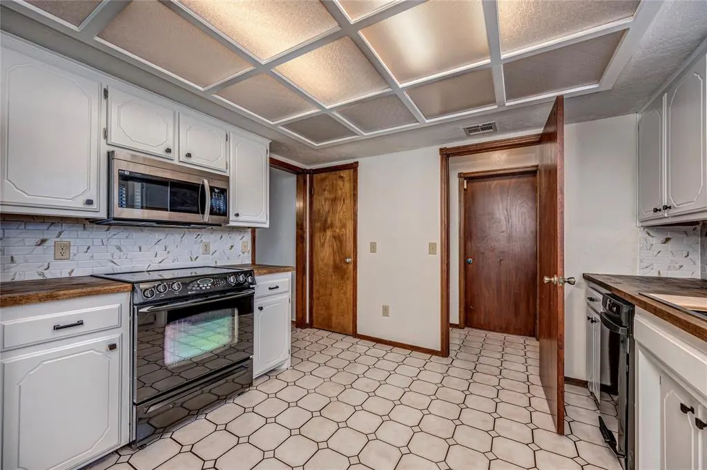 Photo 13 — 3208 California Avenue, Chickasha, OK 73018