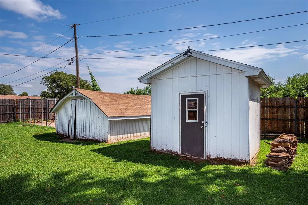 Photo 39 — 3208 California Avenue, Chickasha, OK 73018