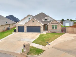 Sold home at 447 NE Auburn Lane