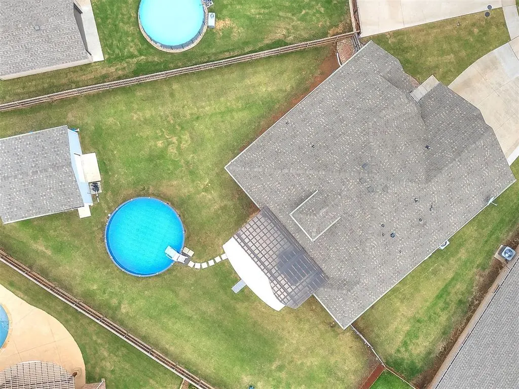 Photo 2 — 447 NE Auburn Lane, Piedmont, OK 73078