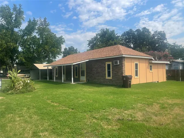 Photo 4 — 718 N G Street, Eufaula, OK 74432