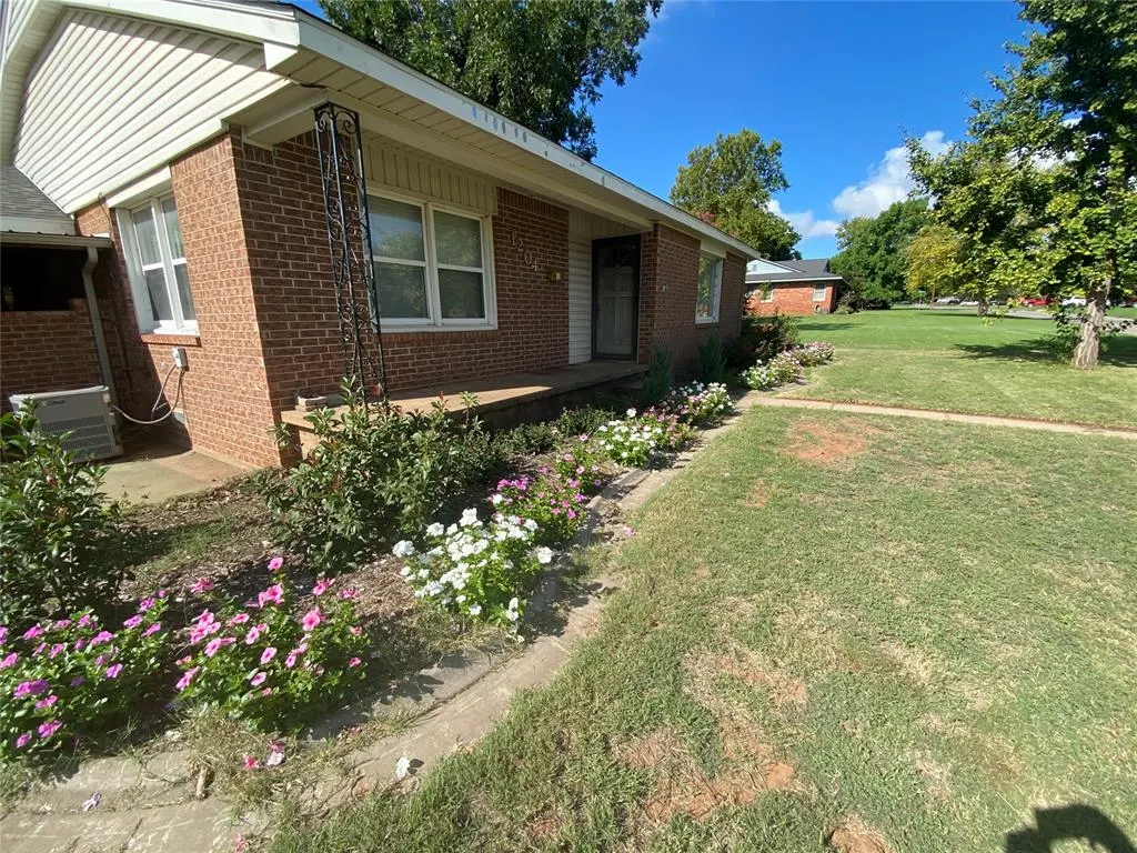 Photo 4 — 1204 W C Avenue, Elk City, OK 73644