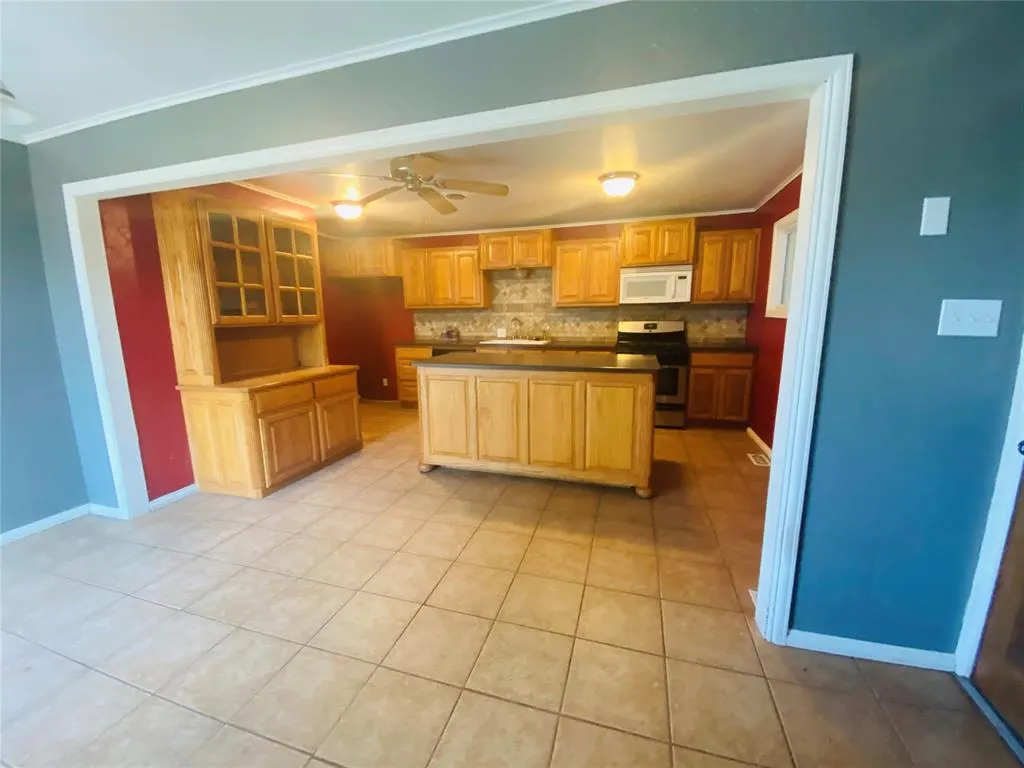 Photo 13 — 1204 W C Avenue, Elk City, OK 73644