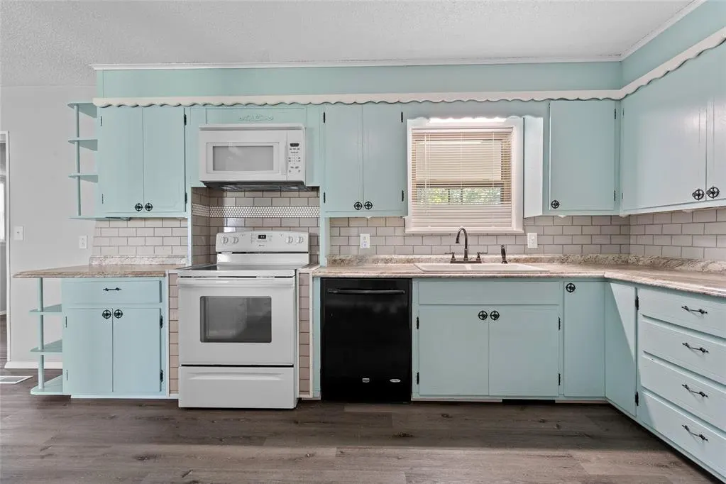 Photo 9 — 24964 N 100th Street, Maysville, OK 73057
