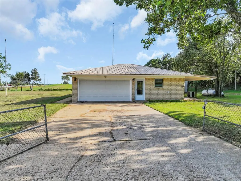 Photo 30 — 24964 N 100th Street, Maysville, OK 73057