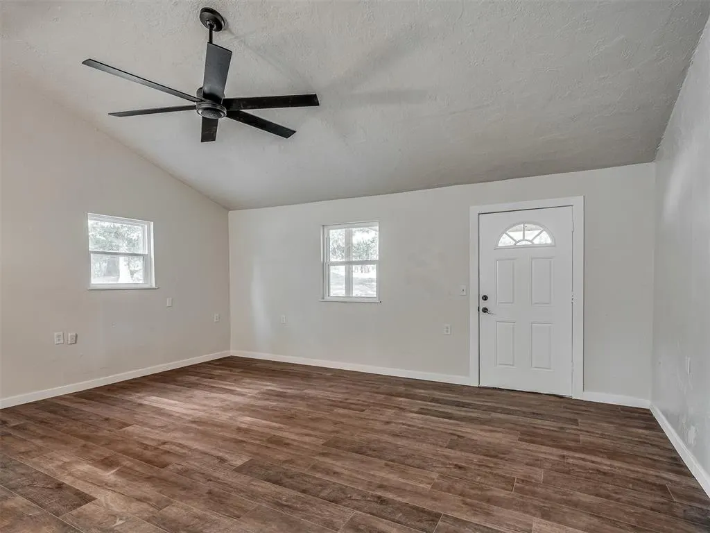 Photo 2 — 516 Clear Creek Drive, Newalla, OK 74857
