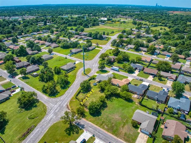 Photo 3 — 2905 Amy Way, Spencer, OK 73084