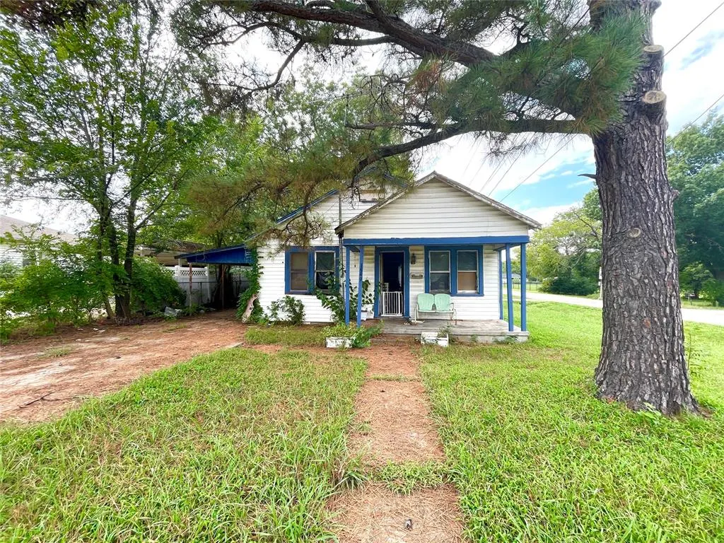 Photo 2 — 1349 Roosevelt Street, Seminole, OK 74868