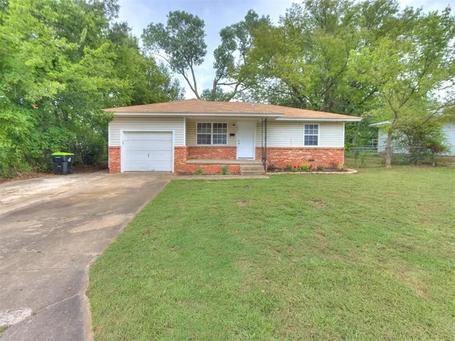 Photo 2 — 803 N Sharon Street, Tecumseh, OK 74873