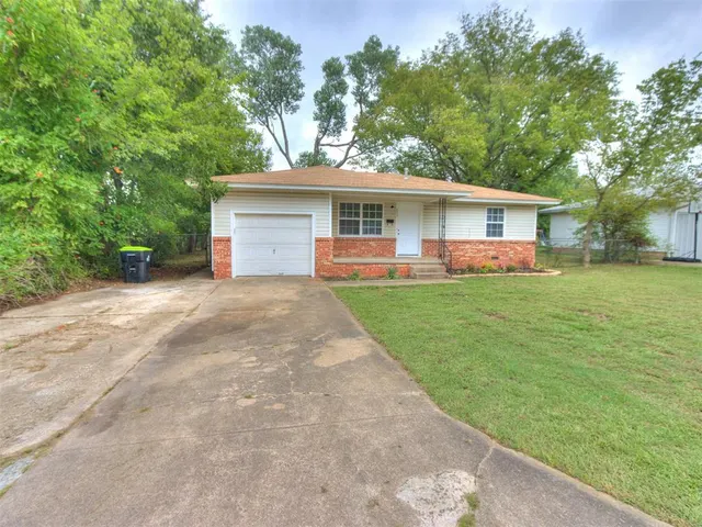 Photo 3 — 803 N Sharon Street, Tecumseh, OK 74873