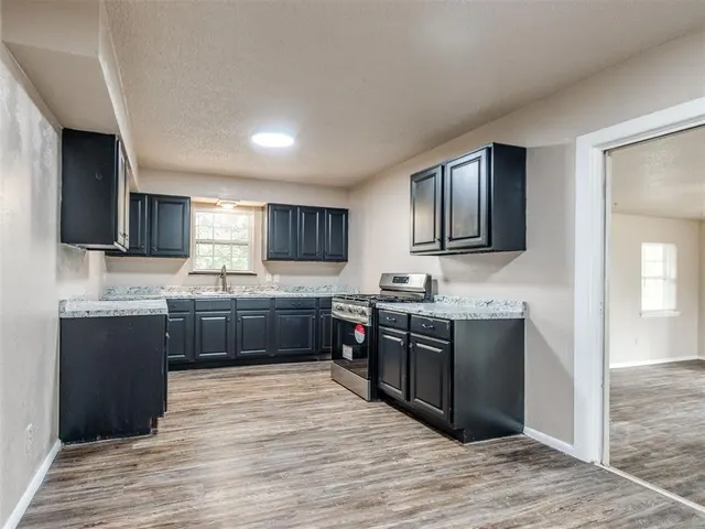 Photo 4 — 803 N Sharon Street, Tecumseh, OK 74873