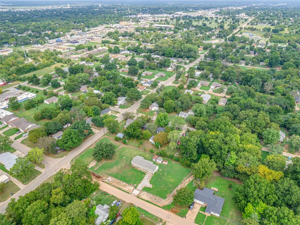 Photo 14 — 1214 E Edwards Street, Shawnee, OK 74801