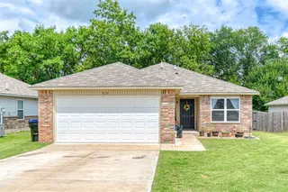 Sold home at 835 Twin Lakes Drive