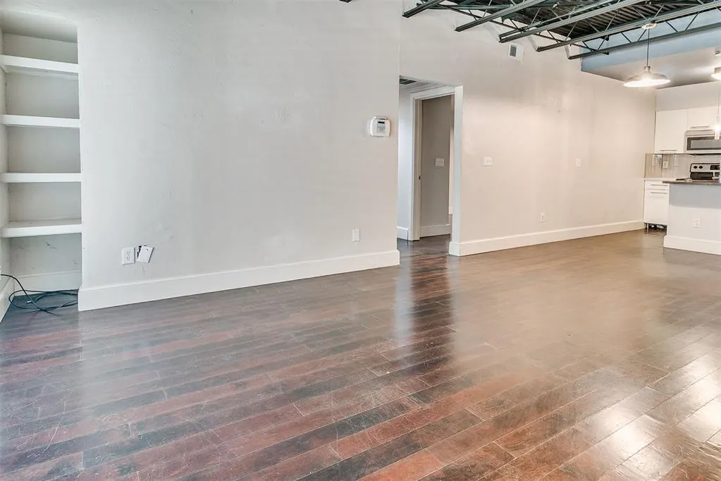 Photo 4 — 915 NW 7th Street 105, Oklahoma City, OK 73106