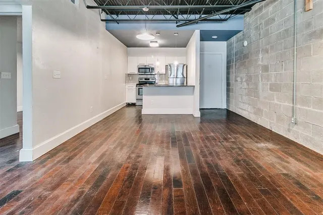 Photo 6 — 915 NW 7th Street 105, Oklahoma City, OK 73106