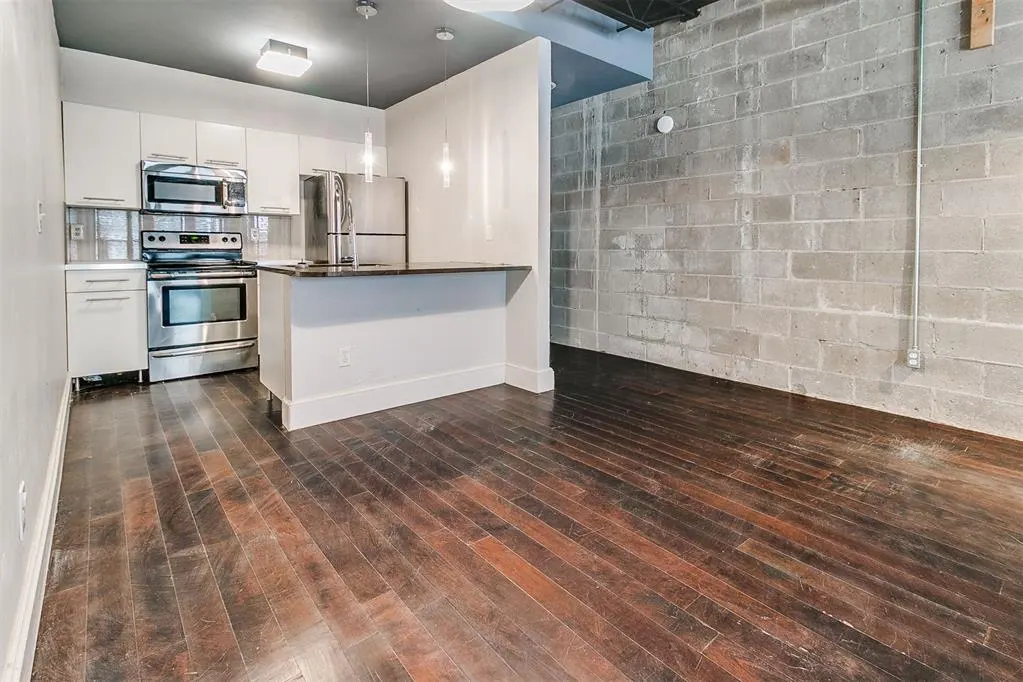 Photo 7 — 915 NW 7th Street 105, Oklahoma City, OK 73106