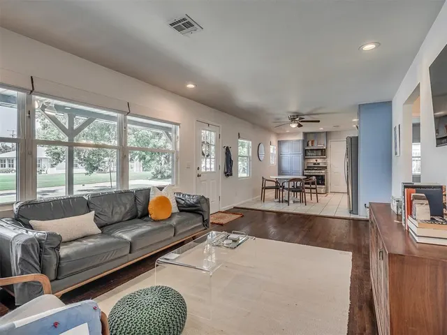 Photo 6 — 3032 Somerset Place, Oklahoma City, OK 73116