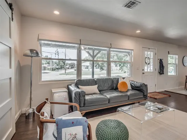 Photo 7 — 3032 Somerset Place, Oklahoma City, OK 73116