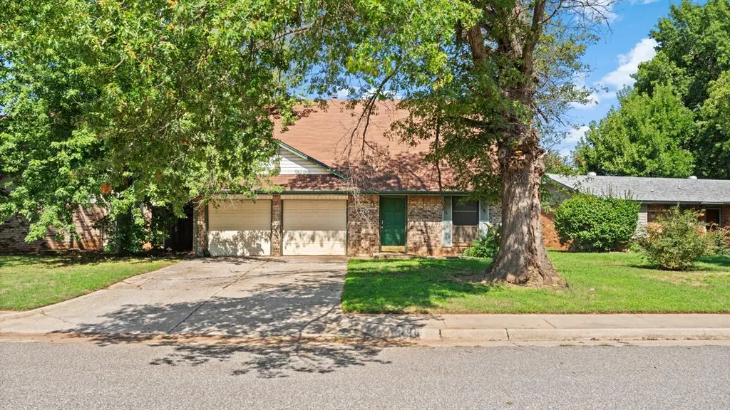 Front exterior — 745 Red Oak Terrace, Edmond, OK 73003