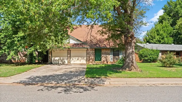 Front exterior — 745 Red Oak Terrace, Edmond, OK 73003