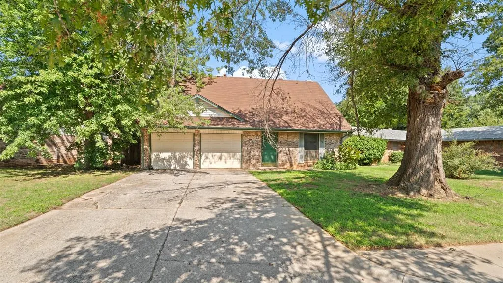 Photo 3 — 745 Red Oak Terrace, Edmond, OK 73003