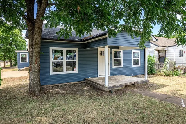 Photo 4 — 1602 NW Columbia Avenue, Lawton, OK 73507