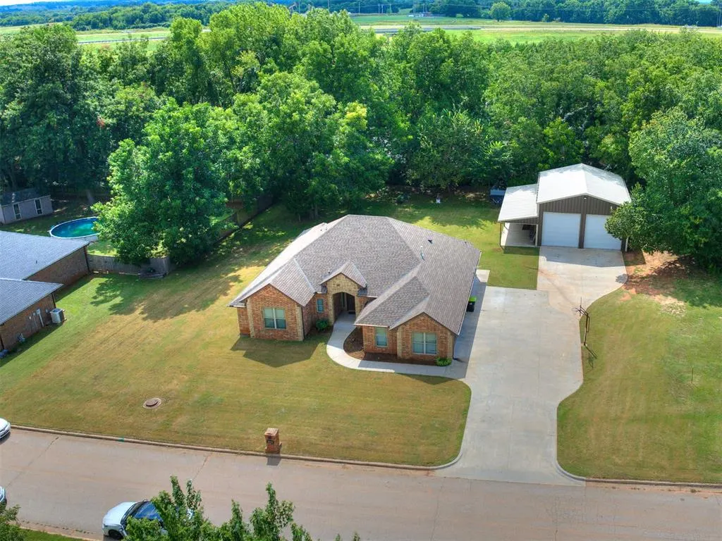 Photo 3 — 1126 Woodbrook Drive, Purcell, OK 73080