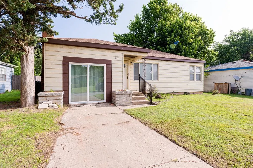 Photo 3 — 6621 NW 25 Street, Bethany, OK 73008