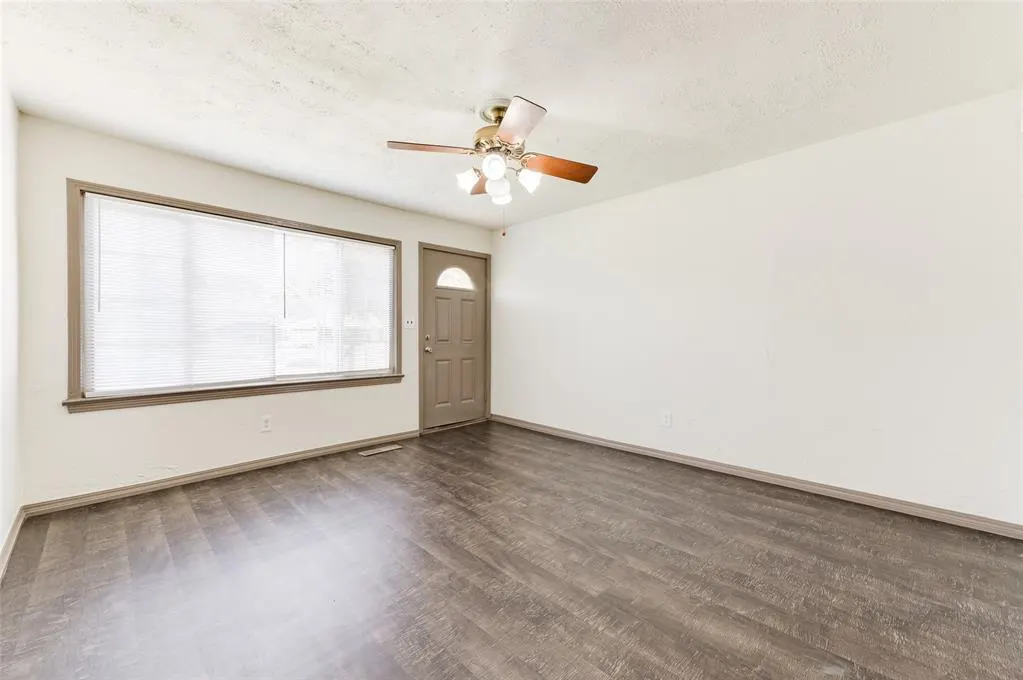 Photo 7 — 6621 NW 25 Street, Bethany, OK 73008