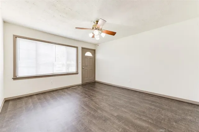 Photo 7 — 6621 NW 25 Street, Bethany, OK 73008
