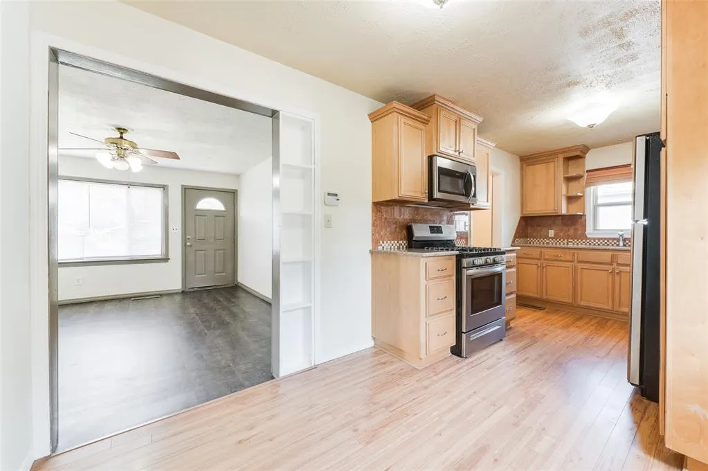 Photo 11 — 6621 NW 25 Street, Bethany, OK 73008