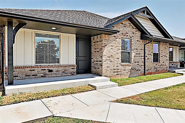 Front exterior — 11523 Keystone Circle, Oklahoma City, OK 73114
