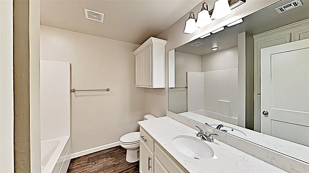 Photo 11 — 11523 Keystone Circle, Oklahoma City, OK 73114