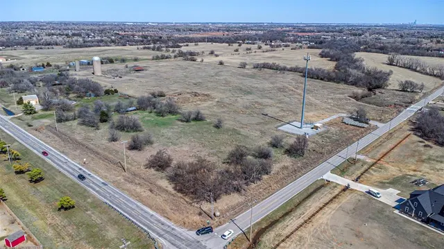 Photo 2 — 12915 SW 44th Street, Mustang, OK 73064